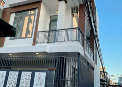 Cần bán nhà đẹp đường Ngô Đến  2 xe oto tránh nhau gần Tháp Bà Ponaga