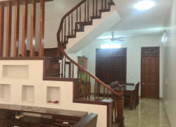 Nhà 132m2, 3 tầng nội thất đầy đủ, đường 2 ô tô đi //. sân để 2 con ô tô .5 phòng ngủ  không lỗi phòng thủy 5 phút ra