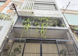 Quận 3 - Lê Văn Sỹ (ngay chợ Nguyễn Văn Trỗi) - ngang 4.7 sâu 10 – vị trí đỉnh, nhà đẹp.