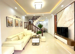 Rẻ nhất Phố Trạm - chỉ 7.4 tỷ sở hữu ngay Nhà đẹp 5 tầng 45m2