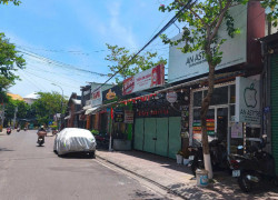 Bán đất tặng nhà 3 tầng mặt tiền đường Nguyễn Đình Chiểu, Vĩnh Phước, Nha Trang.
 Diện tích: 281m2, ngang 7m dài 40m.