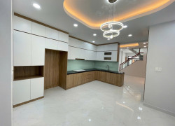 SIÊU PHẨM NHÀ 3 TẦNG GIÁP Q11 - 100M2 - 3 TẦNG BTCT 3PN 3WC SÂN THƯỢNG - CHỈ 10.8 TỶ