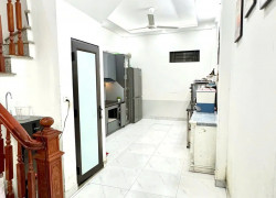 bánn nhà  Khuyến Lương 40m2. 5 tầng. mặt tiền3.5m giá dẹp  7.3 tỷ Hoàng Mai Hà Nội