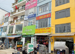 Cần bán nhà mặt tiền đường Trường Chinh, P.14, Q. Tân Bình. Diện tích 4x17m, giá 19 tỷ.