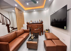 Bán nhà đẹp Lạc Long Quân 43m 5 tầng 8,5 tỷ