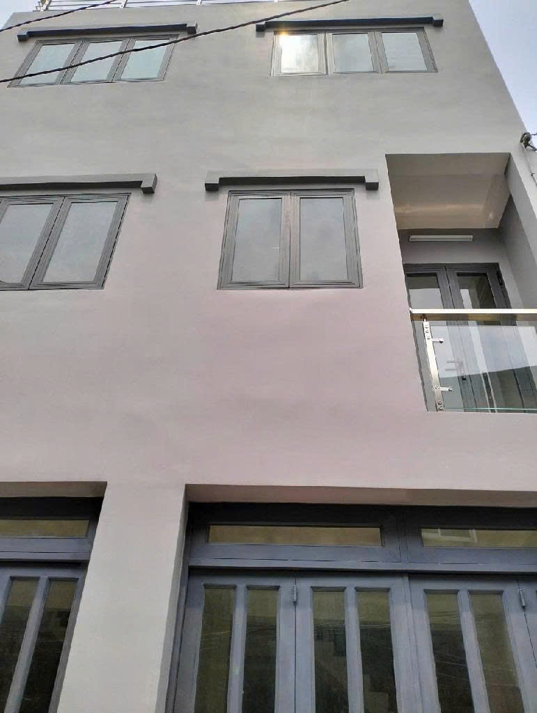 HIẾM BÁN - DÒNG TIỀN GẦN 20 TRIỆU/THÁNG - 1 TRỆT 2 LẦU - CÔNG NĂNG ĐẦY ĐỦ - HÀNG XÓM HIMLAM QUẬN 7-  CHỈ 6 TỶ