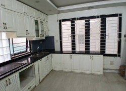Bán nhà Đào Tấn, Ba Đình, lô góc 2 thoáng, 30m2, 6 tầng, Mt 4m, chỉ 7.39 tỷ