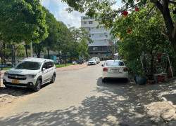 BÁN ĐẤT VIP QUẬN 2 - GẦN BV LÊ VĂN THỊNH