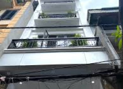 Ô TÔ 7 CHỖ , NHÀ MỚI KÍNH KOONG 30,4m2, 4,8 tỷ