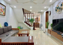Nhà mới Xuân Đỉnh 32 mét 5 tầng ngõ thôgn sang ngoại giao đoàn 9,2 tỷ