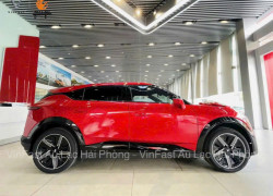 VF7 plus đỏ tươi