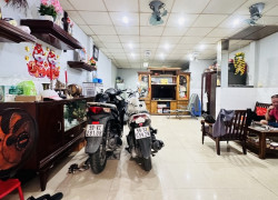 BÁN NHÀ GẦN CHỢ XÓM MỚI - NGANG 5.2M SỔ VUÔNG ĐẸP - 3 TẦNG ĐÚC BÊ TÔNG CỐT THÉP CHẮC CHẮN - HẺM BA GÁC GẦN MẶT TIỀN