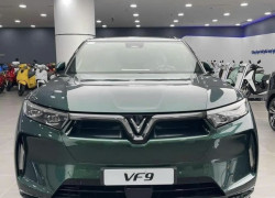 VF9 Plus đen