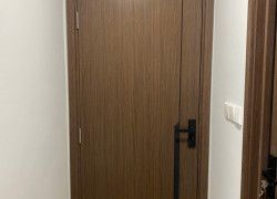 Cửa gỗ Carbon tại TP Hồ Chí Minh – Báo giá chi tiết