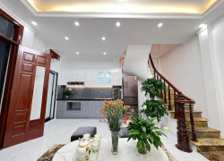 Bán căn nhà cuối cùng tại Bồ Đề, 38 m x4  tầng, 2 mặt thoáng, Giá 5.35 tỷ chủ thiện chí