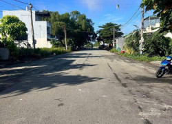 Em cần bán lô đất ngay trung tâm thị trấn Đức Hoà
