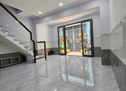 1 BƯỚC RA MẶT TIỀN HUỲNH TẤN PHÁT - SÁT NÁCH KDT PHÚ MỸ HƯNG - NHÀ MỚI SÁCH VALI VÔ Ở NGAY - 2 TẦNG 2PN 2WC - NHÀ ĐẸP