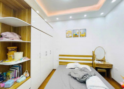 VỊ TRÍ QUÁ HIẾM ! Bán nhà Khương Thượng, 39m2x5t , ngõ thông, lô góc