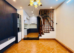 Nhà gần Hồ Tây – 32m2 x 5 tầng – CỰC HIẾM – GIÁ 8.5 TỶ