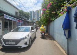 Bán nhà đường Tân Thuận Tây (xe hơi sát cửa); 2Pn; 2WC; thu nhập 6tr/tháng; sổ hồng