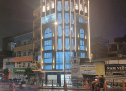 Góc 2 Mặt Tiền 14-16 Calmette, Quận 1, 7 tầng thang máy HĐT 90tr/ tháng
