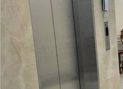 Cho thuê nhà mới, hai mặt tiền, 94m2_ 4T; vỉa hè, Phố Trần Nhân Tông-31 Tr