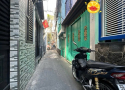 Bán nhà Đoàn Văn Bơ; 24m2; 3 tầng; 2PN; 5 phút đến Quận 1; sổ hồng