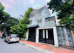 Bán nhà Hoàng Hoa Thám, Ba Đình, ngõ oto, gần mặt phố, 160m2, mặt tiền 12m, 22 tỷ.