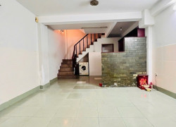 Nhà trung tâm Quận 3 giáp Quận 1, 1s ra mặt tiền, 4 tầng đúc, giá cực tốt chỉ 5.7 tỷ.