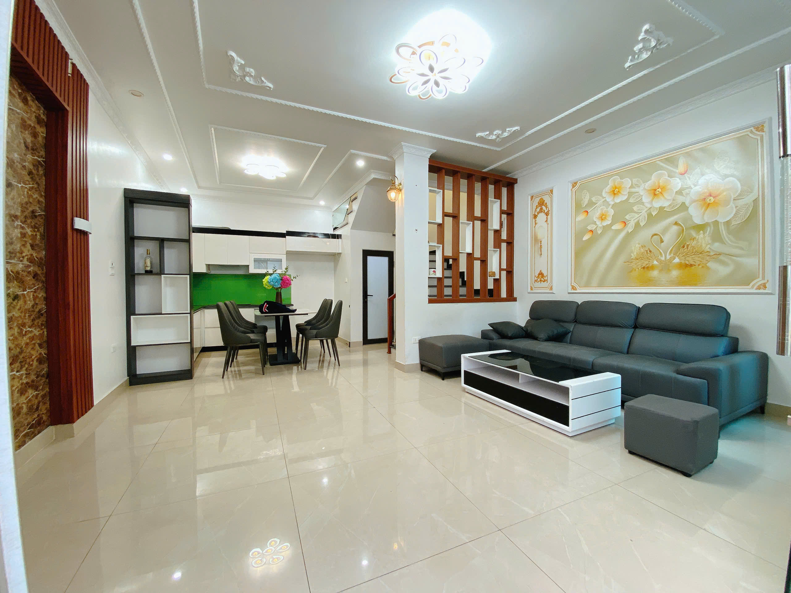 GỐC DÂN ĐỘC LẬP SÂN CỔNG ĐẸP HÀO KHÊ