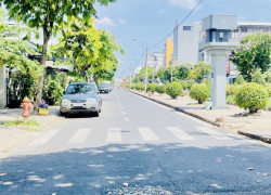 Bán nhà mặt tiền Hiền Vương-ngang 8m-cạnh công viên-giá rẻ