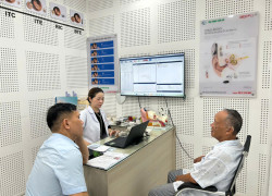 Máy trợ thính món quà giá trị dành tặng người thân bị nghe kém