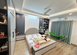 Nhà Xuân La, Lạc Long Quân! Diện tích 32m, 5 tầng, mặt. tiền. 5m!