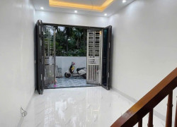 CẦN BÁN GẤP – NHÀ 3 TẦNG MỚI XÂY – NGÕ ĐƯỜNG HÙNG VƯƠNG – CHỈ VIỆC XÁCH VALI VỀ Ở.Giá Chỉ NHỈNH 1 tỷ