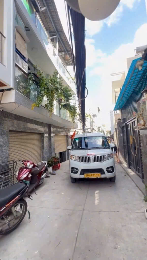 Nhà Hẻm Bùi Văn Ba, Quận 7: 4 Tầng, 7 Phòng Ngủ, Giá Hời Chỉ 5.5 Tỷ