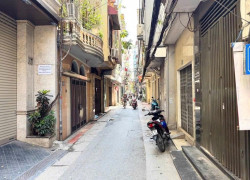 - MINH KHAI NHÀ ĐẸP, THOÁNG TRƯỚC SAU, VÀI BƯỚC CHÂN RA Ô TÔ TRÁNH