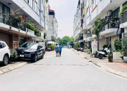 Siêu phẩm lô góc Long Biên, 57m x 6 tầng, thang máy, mặt tiền 15.6m, ôtô tránh, kinh doanh