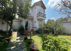 BÁN BIỆT THỰ SÂN VƯỜN KHU PHÂN LÔ CỰC ĐẸP.