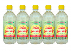 Dấm gạo Toàn Thắng lên men tự nhiên truyền thống tại Hà nội.