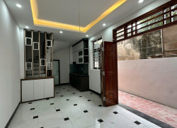 Nhà 5 tầng cạnh Phố Nhổn ĐH Công Nghiệp mới cứng ô tô đỗ cách nhà vài bước chân