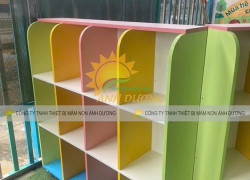Tủ đựng cặp mầm non, kệ cặp mầm non 12 ô,kệ cặp dép mầm non