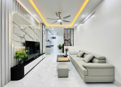 Trần Quốc Vượng, Cầu Giấy, 30m2, 5T, MT 3.5m, ChỈ 7.4 tỷ !!!