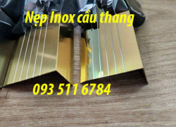 Nẹp mũi bậc cầu thang chống trượt nẹp V inox bóng inox xước