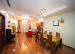 Căn to giá rẻ tại ROYAL CITY giá đẹp nhà tầng cao .