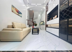 Hoàng Hoa Thám, Gần 30m2, 4T, MT 3.4m, Gía chit 6.48 tỷ !!!