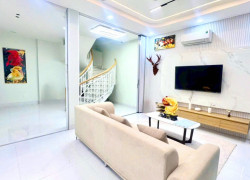 35 Triệu: nguyên căn MẶT TIỀN Phan Đăng Lưu- Ngang 6m cao 4 Tầng 4 Phòng FULL nội thất. 0933910039