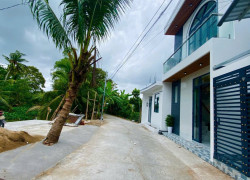 MUA 1 ĐƯỢC 2 - Bán nhà TRỆT LẦU MỚI ĐẸP LỘ Ô TÔ CPXD