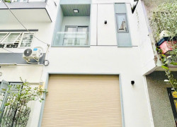 18 Triệu: thuê nguyên căn mới xây Quận 4- MẶT TIỀN đường số- 4x8- 4 Tầng 3 Phòng ngủ. VŨ 0933910039
