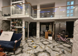 VIP TRƯỜNG THỌ - THANG MÁY SỊN SÒ- HẺM 7 CHỖ. OTO NGỦ TRONG SÂN. NHÀ XÂY 4 TẦNG, HOÀN CÔNG CHUẨN CHỈNH. XÁCH VALI VÀO Ở