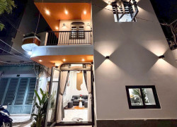 MT Hẻm - Thoáng - Nhà Đẹp - Vị Trí Tốt .